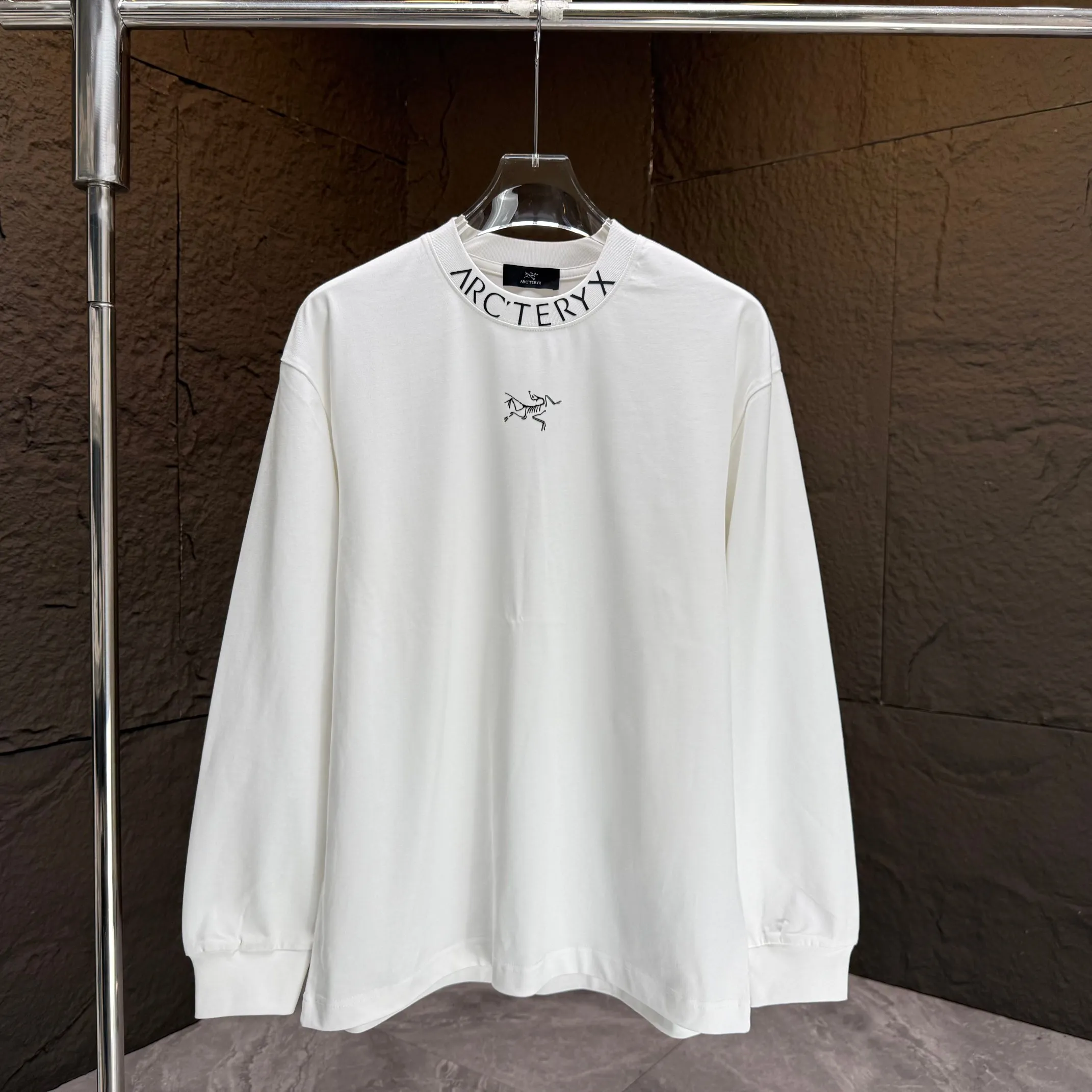 ARC 2025 New Arrival T logo ：Black White Sizes：S M L XL
